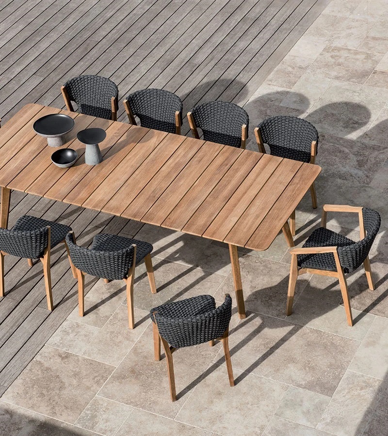 Table de jardin moderne en bois